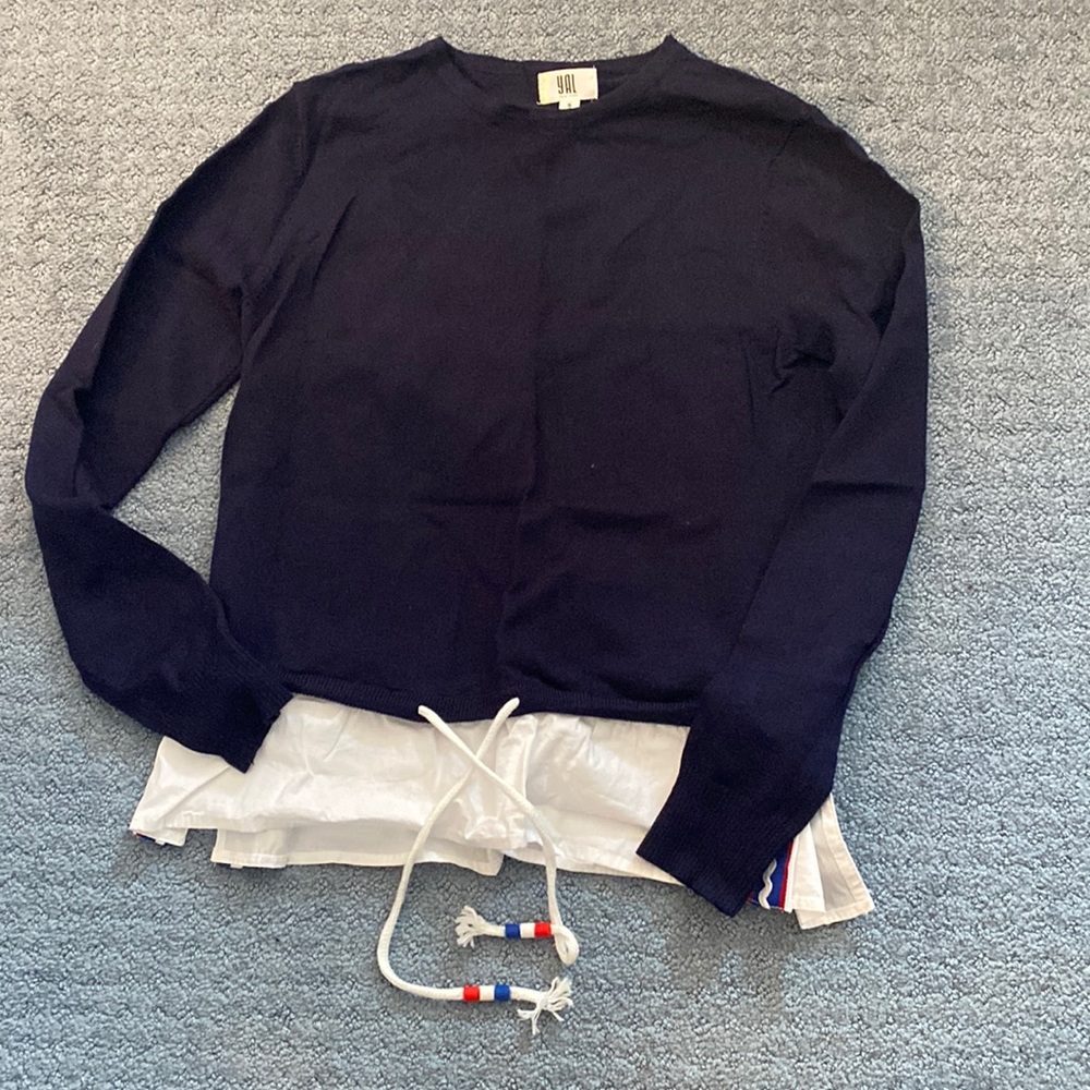 YAL sweater size small